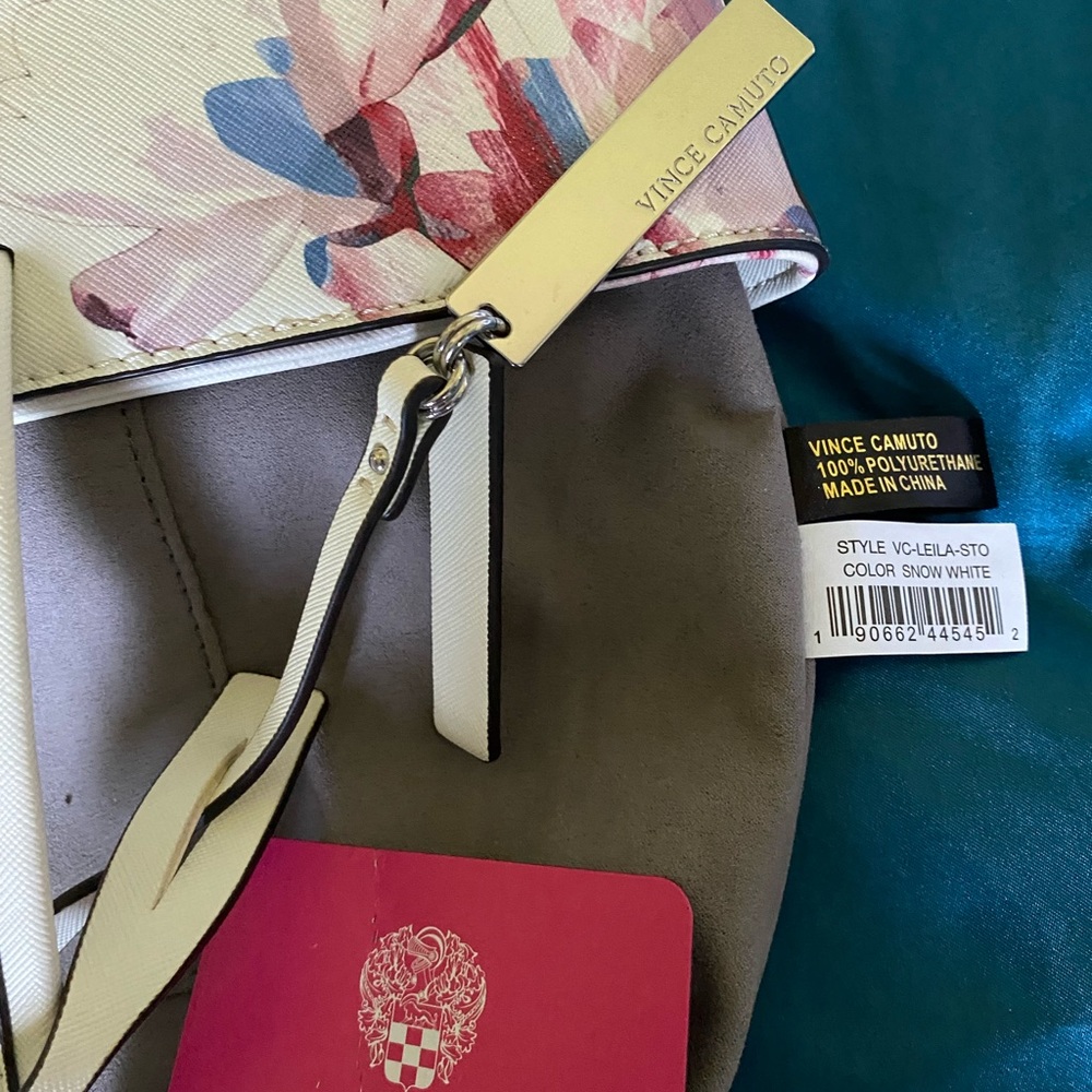 NWT Vince Camuto medium tote Dust Bag included - Picture 6 of 8